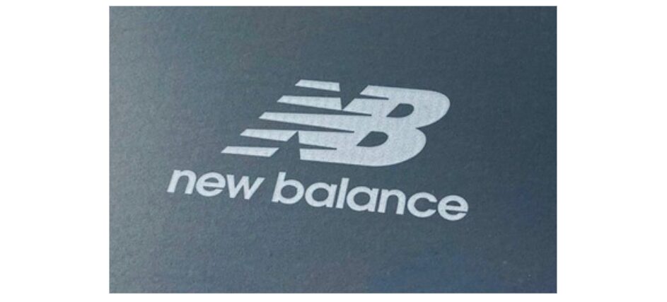 「NEW BALANCE CM996」パッケージのロゴ